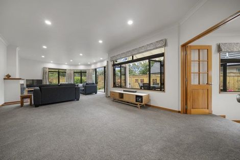 Photo of property in 2 Heritage Place, Terrace End, Palmerston North, 4410