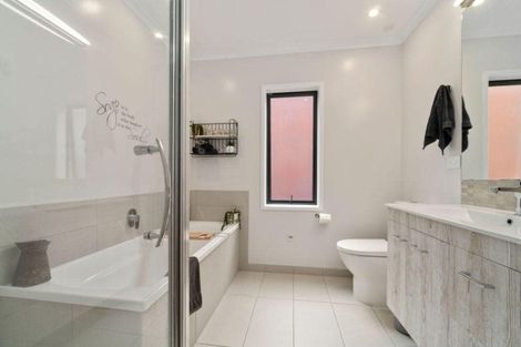 Photo of property in 4 Tuatua Road, Hobsonville, Auckland, 0616