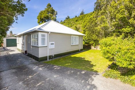 Photo of property in 2 Pokaka Street, Birchville, Upper Hutt, 5018