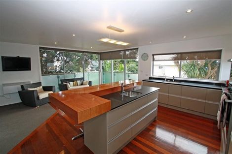 Photo of property in 2/84 Young Street, New Plymouth, 4310