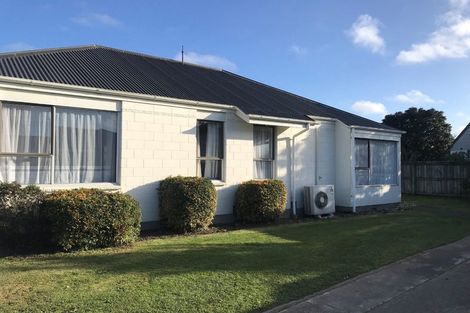 Photo of property in 2/16 Mulberry Place, Redwood, Christchurch, 8051