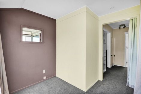 Photo of property in 18 Saxton Road, Upper Vogeltown, New Plymouth, 4310
