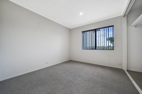 Photo of property in 37 Magic Way, Randwick Park, Auckland, 2105