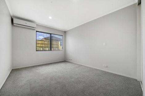 Photo of property in 37 Magic Way, Randwick Park, Auckland, 2105