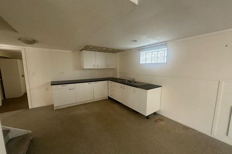 Photo of property in 8 Celsmere Lane, Te Atatu Peninsula, Auckland, 0610