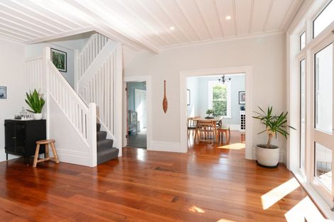 Photo of property in 11 Ardross Avenue, Khandallah, Wellington, 6035