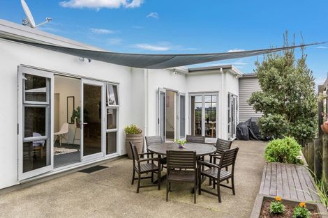 Photo of property in 24 Kittiwake Drive, Schnapper Rock, Auckland, 0632