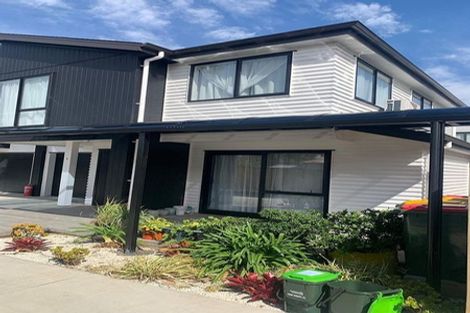 Photo of property in 8a Tiraumea Drive, Pakuranga, Auckland, 2010