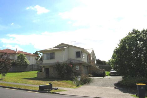 Photo of property in 35 Goldfinch Rise, Unsworth Heights, Auckland, 0632