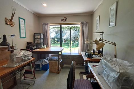 Photo of property in 19 Kew Road, Westport, 7825