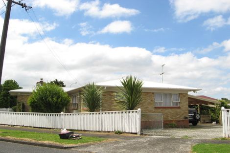 Photo of property in 2 Russell Avenue, Pukekohe, 2120