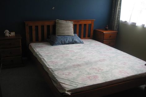 Photo of property in 41 Colchester Crescent, Newlands, Wellington, 6037