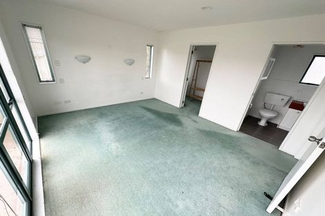 Photo of property in 2/38 Gulf View Road, Murrays Bay, Auckland, 0630