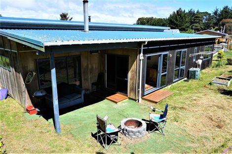 Photo of property in 1 Barclay Grove, Hokio Beach, Levin, 5571