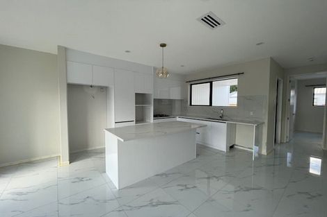 Photo of property in 2c Celina Place, Browns Bay, Auckland, 0630