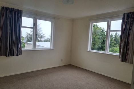 Photo of property in 1 Takapuwahia Drive, Takapuwahia, Porirua, 5022