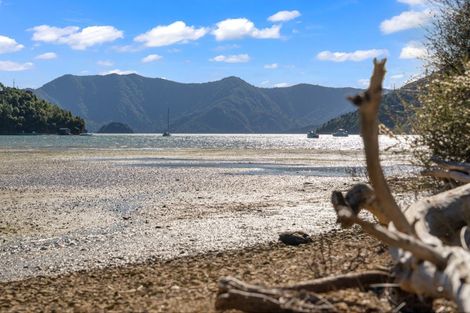 Photo of property in 34 Mccormicks Road, Whatamango Bay, Picton, 7281