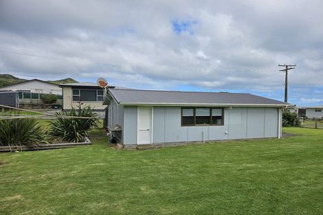 Photo of property in 1 Point Road, Mokau, 4376