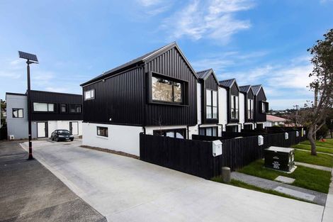 Photo of property in 8/36 Kaipatiki Road, Glenfield, Auckland, 0629