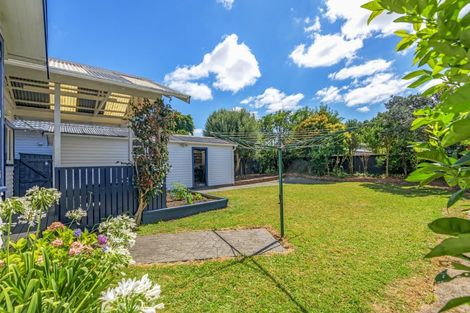 Photo of property in 17 Milverton Avenue, Hokowhitu, Palmerston North, 4410