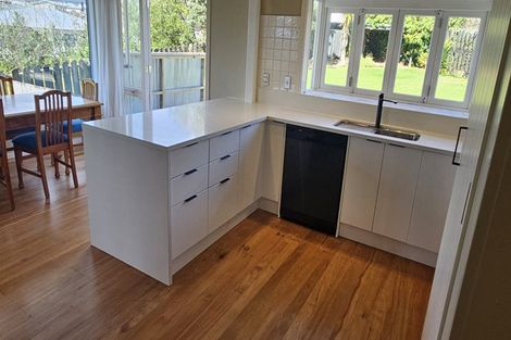 Photo of property in 28 Velma Road, Hillcrest, Auckland, 0627