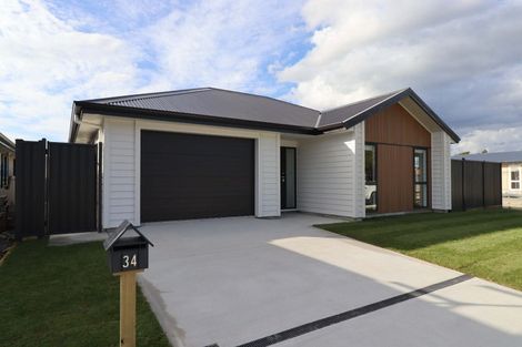 Photo of property in 34 Castletown Street, Wallaceville, Upper Hutt, 5018