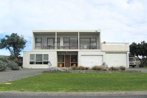 Photo of property in 22 Clifton Road, Haumoana, 4102