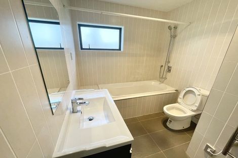 Photo of property in 32a Kelman Road, Kelston, Auckland, 0602