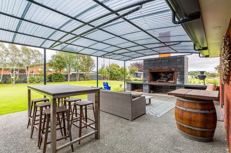 Photo of property in 55 Timaru Road, Waimate, 7924
