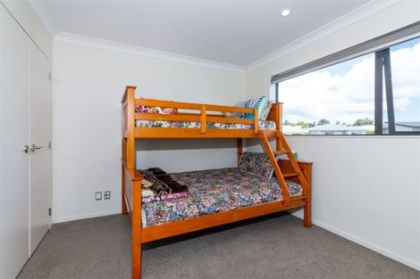 Photo of property in 23 Midhurst Avenue, Henderson, Auckland, 0612