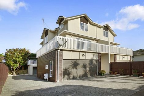 Photo of property in 2/9 Tawa Street, Tawa, Wellington, 5028