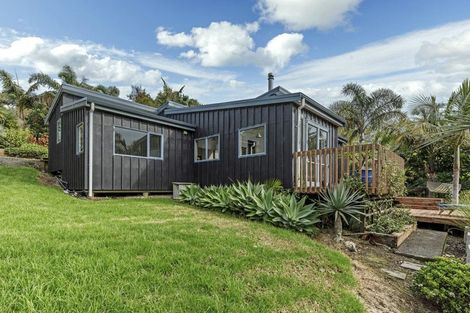 Photo of property in 100 Upper Orewa Road, Wainui, Silverdale, 0992