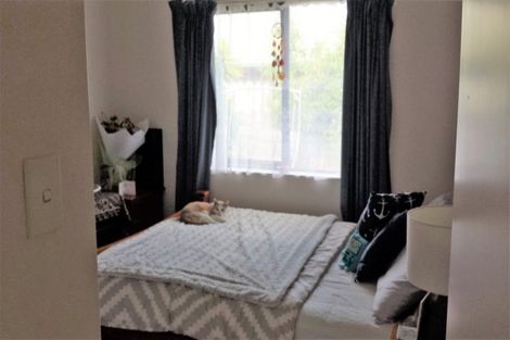 Photo of property in 16 Carisbrook Crescent, Papakura, 2110