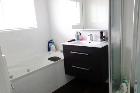 Photo of property in 5-7 Shelter Grove, Frankleigh Park, New Plymouth, 4310