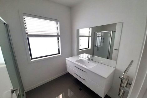 Photo of property in 4/50 Ocean View Road, Northcote, Auckland, 0627