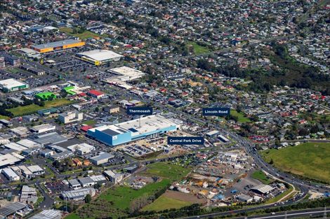 Photo of property in 320 Lincoln Road, Henderson, Auckland, 0610