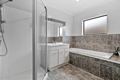 Photo of property in 92a Alfriston Road, Manurewa, Auckland, 2105