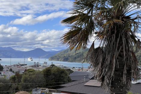 Photo of property in 27 Gravesend Place, Picton, 7220