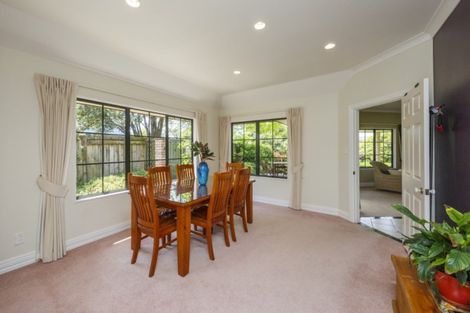 Photo of property in 5 Kilkenny Place, Fitzherbert, Palmerston North, 4410