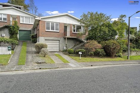 Photo of property in 4a Deller Grove, Silverstream, Upper Hutt, 5019