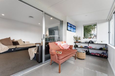 Photo of property in 17 Brookes Street, Inglewood, 4330