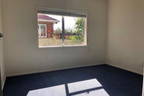 Photo of property in 25 Roberts Avenue, Bayswater, Auckland, 0622