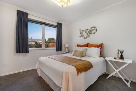 Photo of property in 25 Japonica Drive, Beach Haven, Auckland, 0626