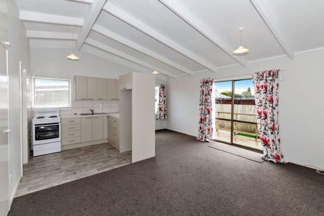 Photo of property in 3a Hikurangi Street, Te Atatu Peninsula, Auckland, 0610