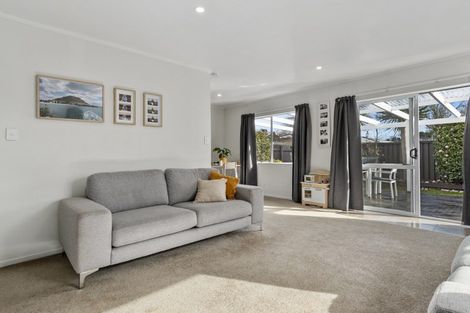 Photo of property in 15b Queen Road, Bellevue, Tauranga, 3110