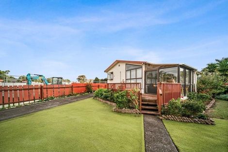 Photo of property in 22 Watchfield Close, Mangere, Auckland, 2022