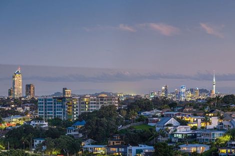 Photo of property in 18a Marama Street, Castor Bay, Auckland, 0620