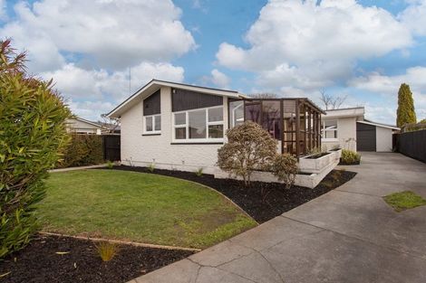 Photo of property in 29 Donnington Street, Parklands, Christchurch, 8083