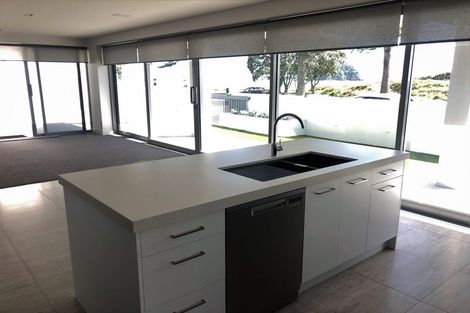 Photo of property in 82 Marine Parade, Mount Maunganui, 3116
