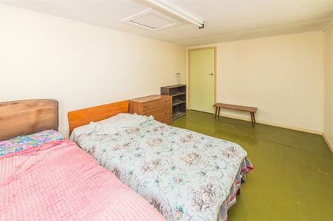 Photo of property in 32 Suther Street, Waverley, 4510
